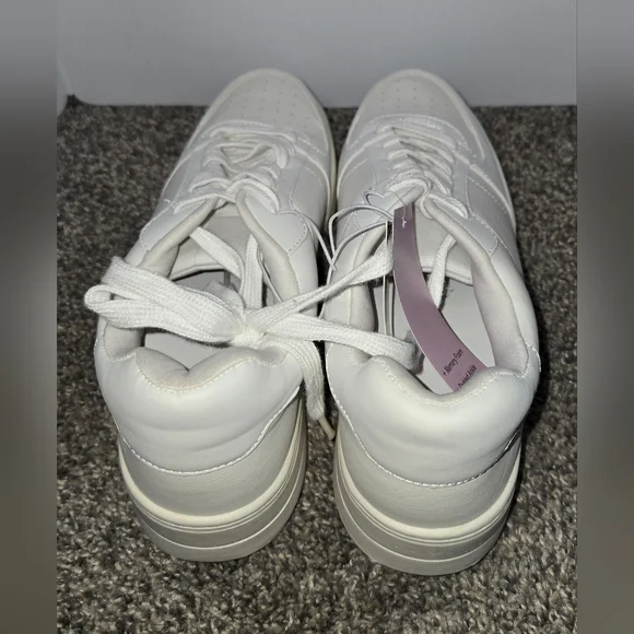 White Athletic Tennis Shoes, Memory Foam, Padded Ankle Collar, Size 11, New - Picture 7 of 12